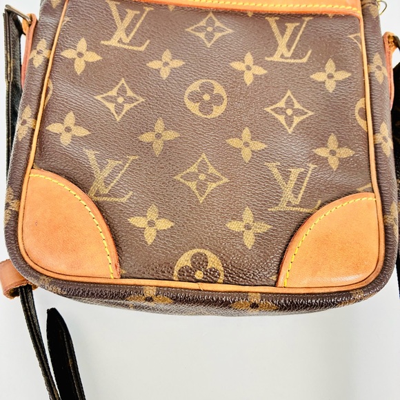 Louis Vuitton Danube Bag Vintage Crossbody Monogram Comes with COA and Dustbag - Picture 4 of 16